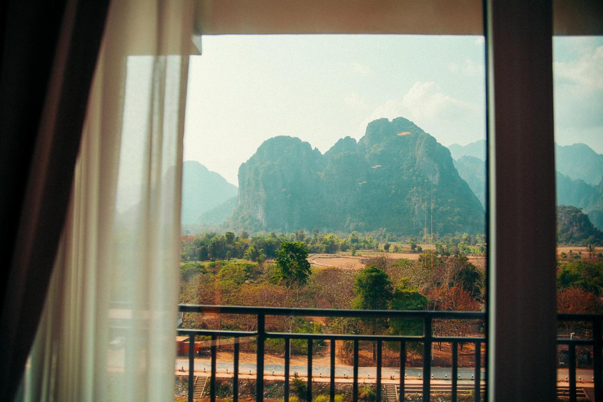 The Elephant Crossing Hotel Ванг Виенг Екстериор снимка